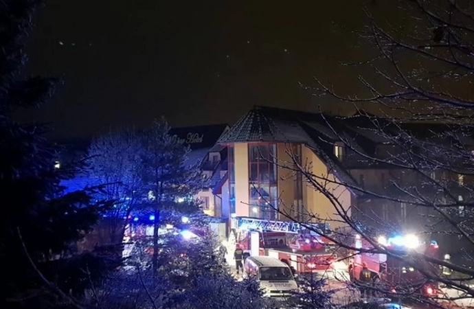 {W Olsztynie w nocy z 23 na 24 grudnia wybuchł pożar w obiekcie noclegowym. Ewakuowano prawie 180 osób.}